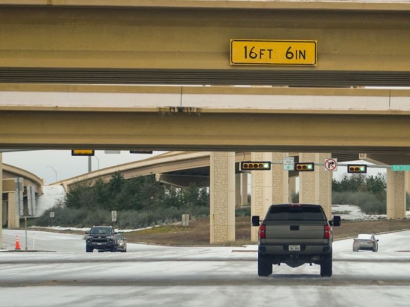 Icy Texas Roads Trigger Deadly 20-Vehicle Pileup on I-10 Near Junction, Leaving One Dead and Eight Injured