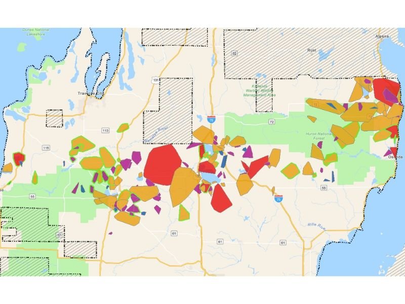 Michigan Ice Storm Slams Houghton Lake, Cadillac and St. Helen as Freezing Rain Knocks Out Power to 90,000 Residents